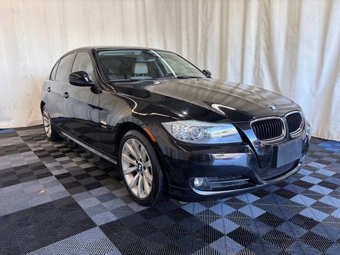 Used 2011 BMW 328i xDrive Sedan AWD/4WD image 3