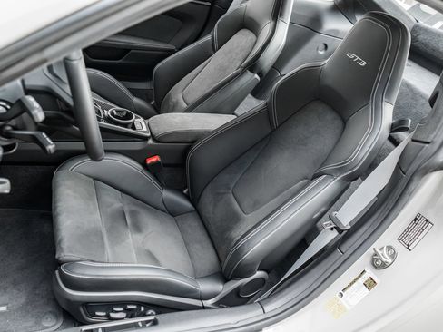 Used 2024 Porsche 911 GT3 RWD image 25