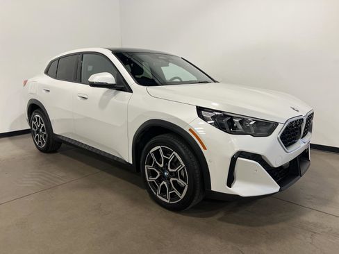 Used 2025 BMW X2 xDrive28i w/ Technology Package AWD/4WD image 1