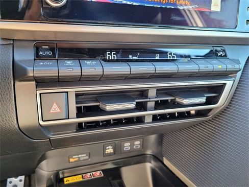 Used 2025 Toyota Camry SE image 20