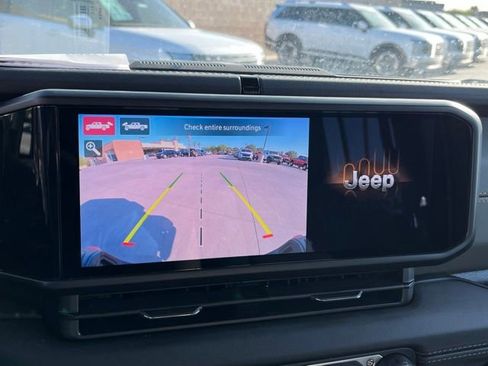 Certified 2025 Jeep Gladiator Mojave AWD/4WD image 23