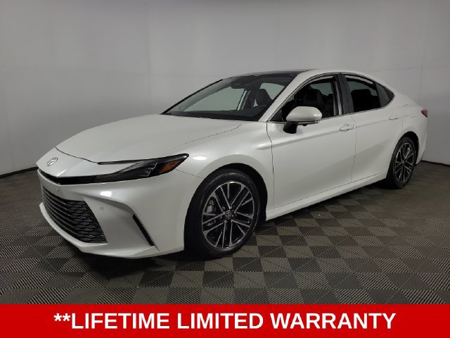 Used 2025 Toyota Camry XLE w/ Premium Plus Package FWD image 3