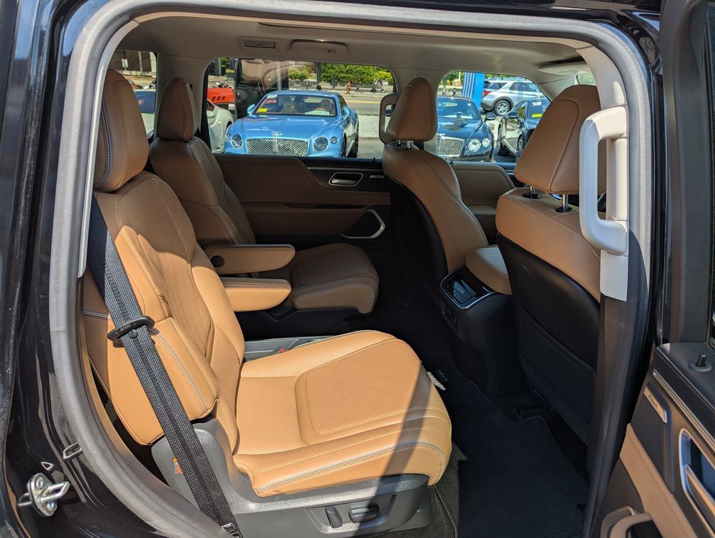 Used 2025 INFINITI QX80 Luxe AWD/4WD image 29