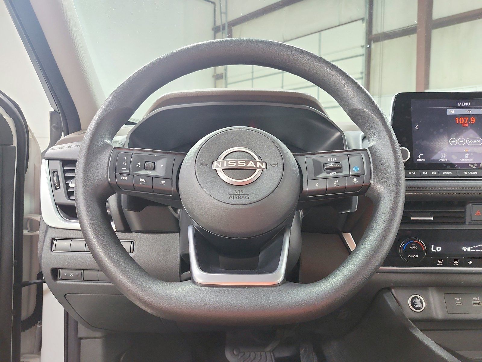 Used 2023 Nissan Rogue SV FWD image 24