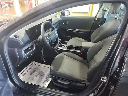 Used 2025 Kia K4 LXS image 6