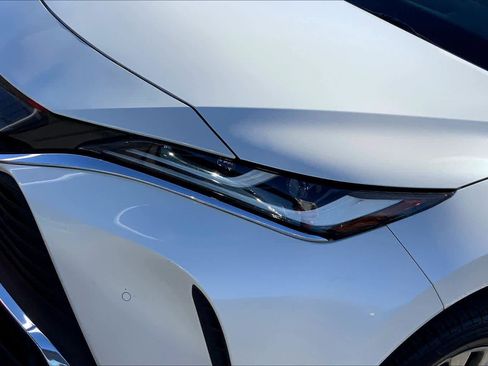 Used 2021 Toyota Venza XLE w/ Softex Package image 28