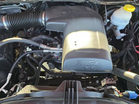 Used 2022 RAM 1500 Classic SLT image 21