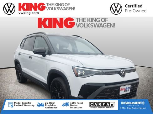 Certified 2025 Volkswagen Taos SE image 1