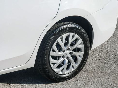 Used 2017 Toyota Corolla LE FWD image 11