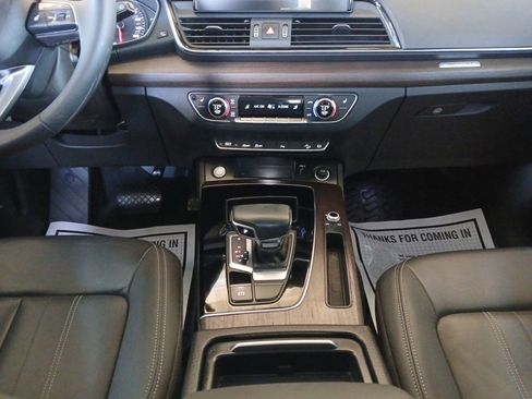 Used 2021 Audi Q5 Premium w/ Convenience Package image 11