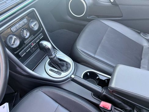 Used 2017 Volkswagen Beetle 1.8T S FWD image 7