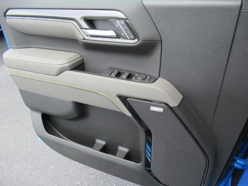 New 2025 Chevrolet Silverado 1500 ZR2 w/ Technology Package image 32