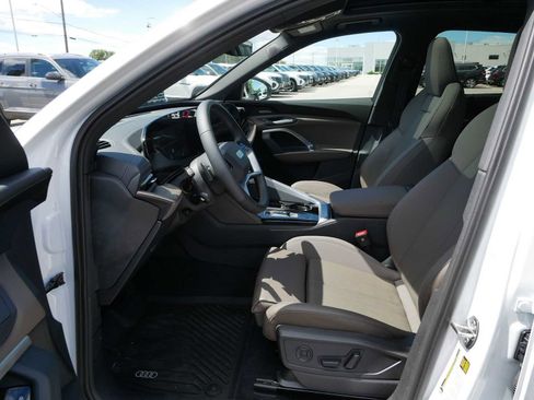 Certified 2025 Audi Q5 Premium Plus w/ Premium Plus image 7