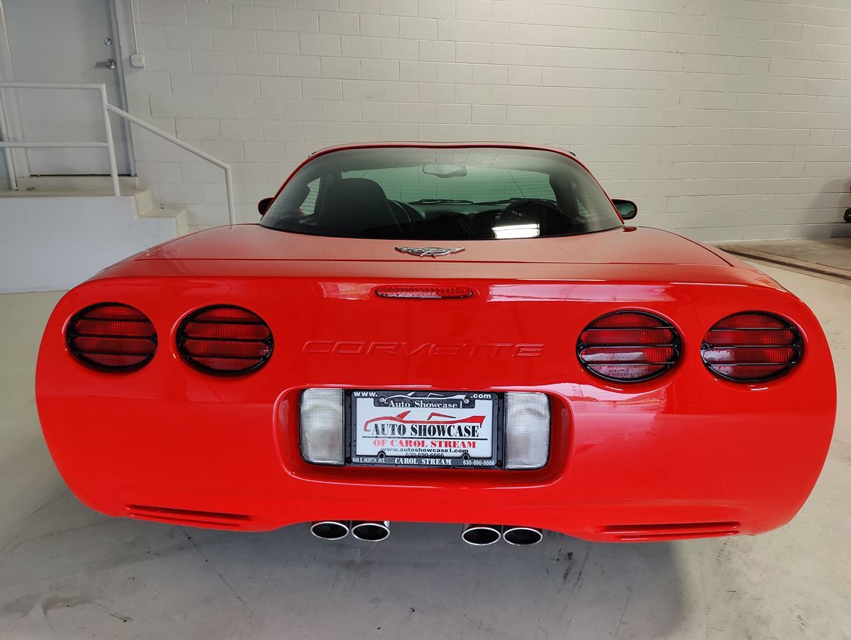 Used 2003 Chevrolet Corvette Coupe w/ Preferred Equipment Group RWD image 9