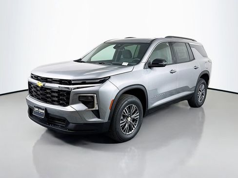 New 2026 Chevrolet Traverse LT image 3