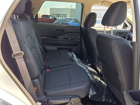 New 2026 Nissan Pathfinder SV image 15