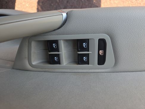 Used 2016 Volkswagen Golf S FWD image 26