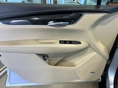 Used 2018 Cadillac XT5 FWD w/ LPO, Wheel Lock Package image 15