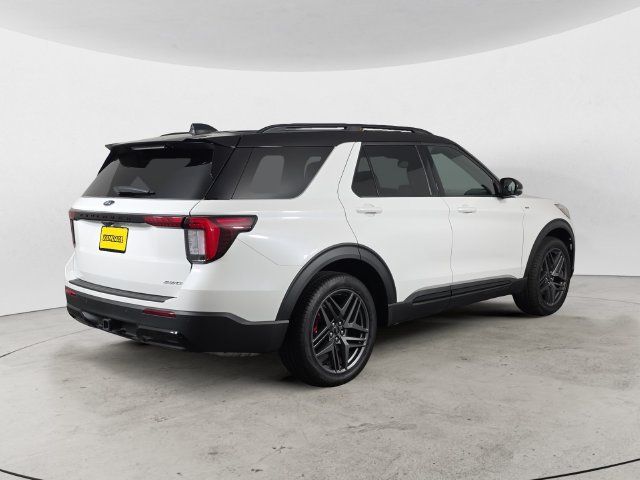 Used 2026 Ford Explorer ST-Line w/ ST-Line Street Pack AWD/4WD image 5