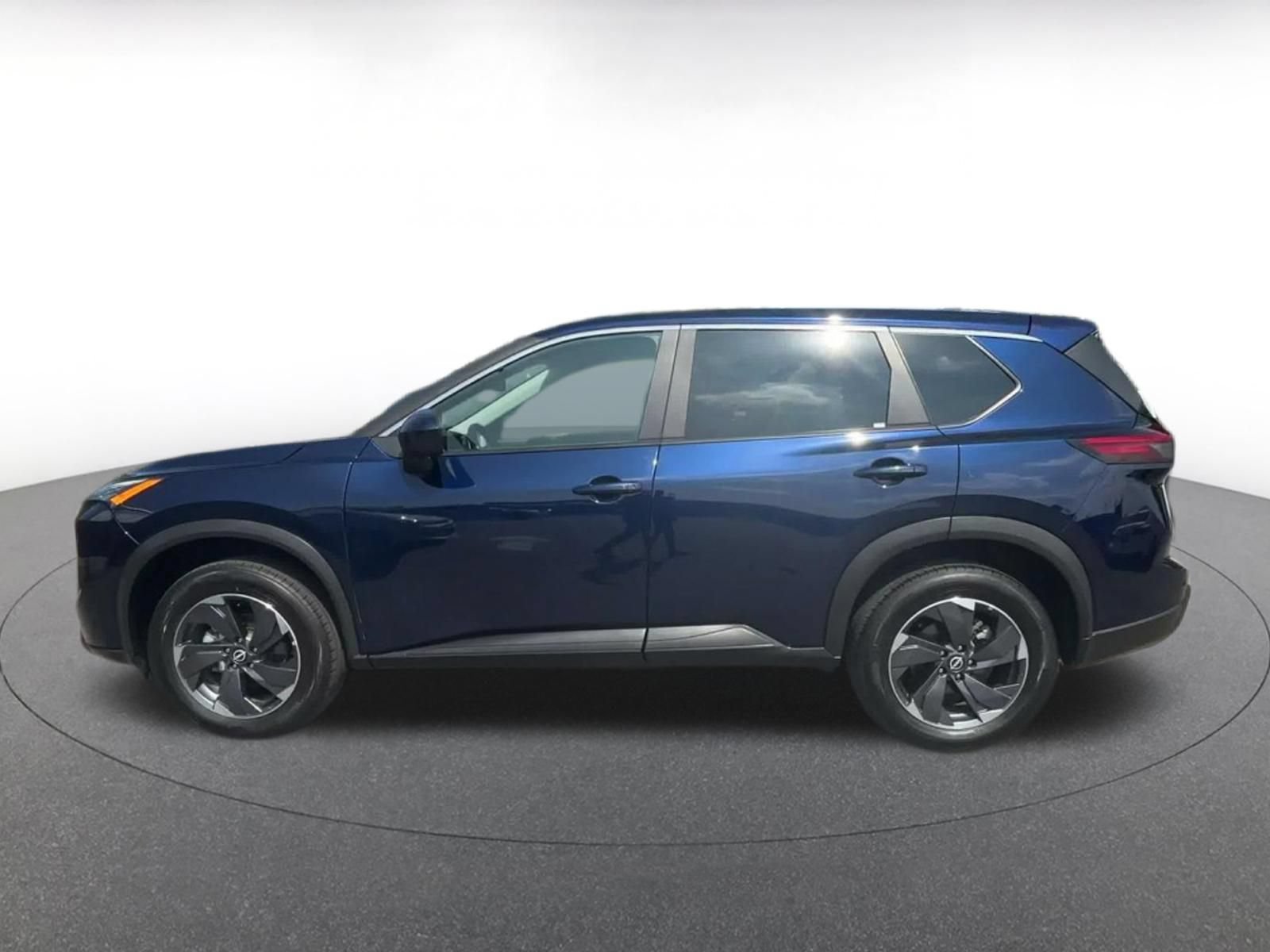 Used 2025 Nissan Rogue SV FWD image 8