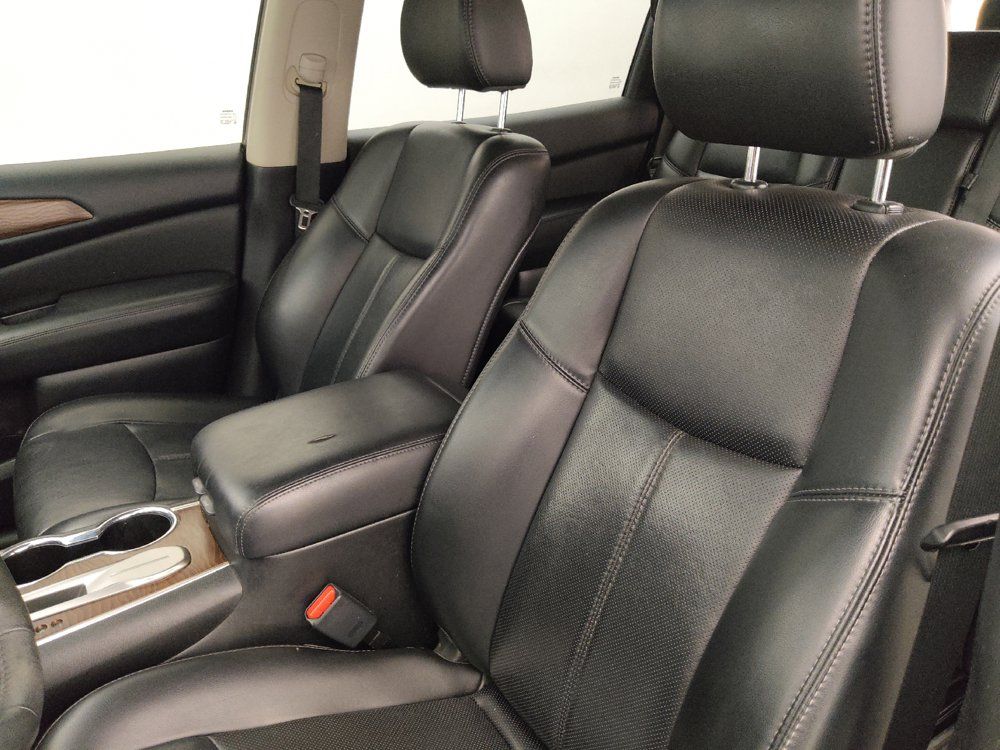Used 2017 Nissan Pathfinder Platinum FWD image 17