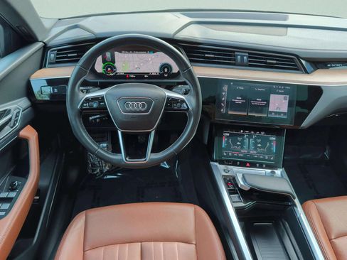 Used 2024 Audi Q8 e-tron Premium Plus w/ Premium Plus Package AWD/4WD image 23