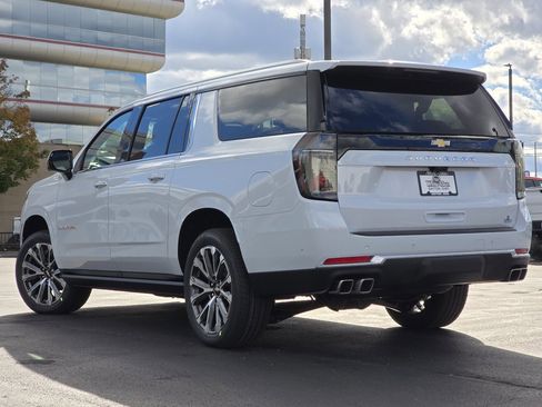 New 2026 Chevrolet Suburban High Country image 11