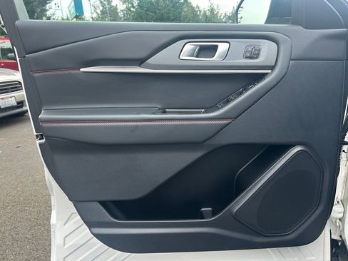 Used 2025 Ford Explorer ST-Line w/ ST-Line Street Pack image 22