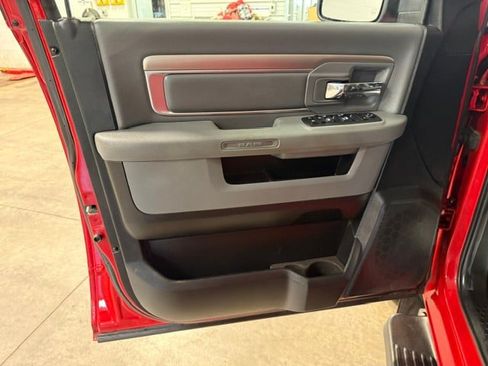 Used 2019 RAM 1500 Classic SLT AWD/4WD image 41
