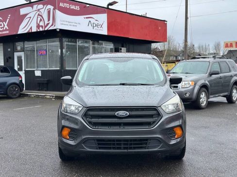 Used 2018 Ford Escape S image 3