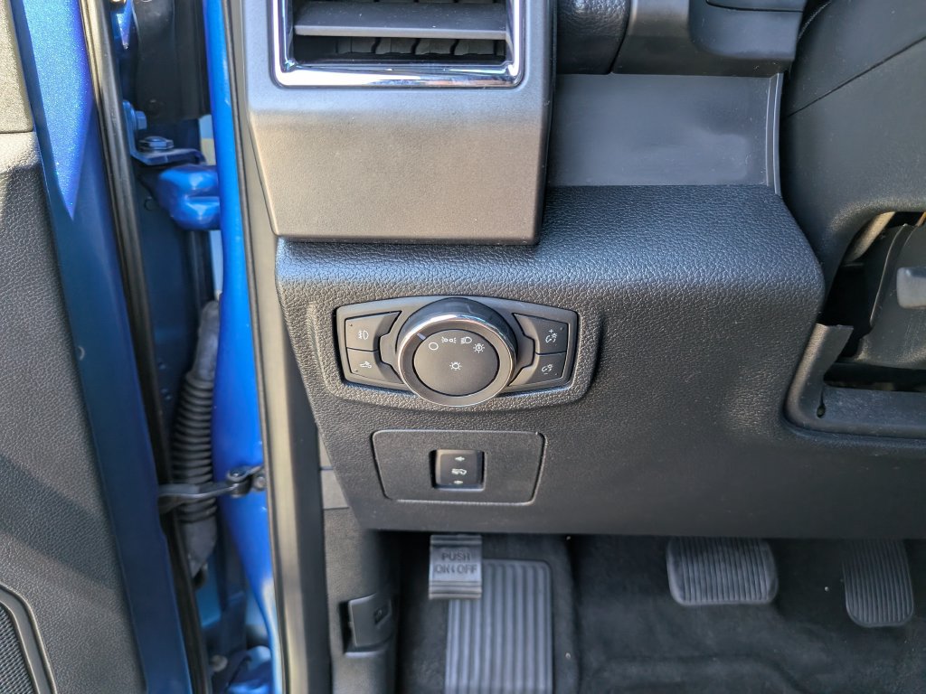 Used 2016 Ford F150 XLT w/ Equipment Group 302A Luxury AWD/4WD image 28