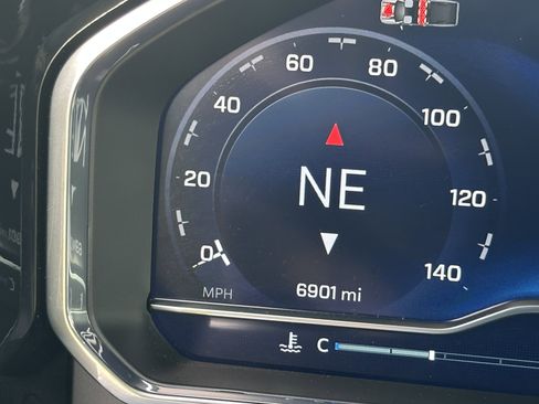 Used 2024 Chevrolet Silverado 3500 LTZ image 24