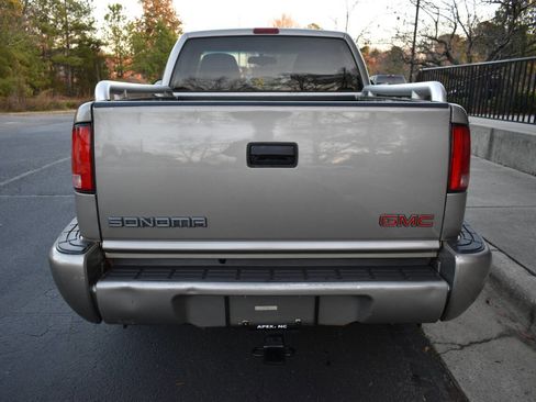 Used 2001 GMC Sonoma SLS w/ Hot Looks Pkg image 6