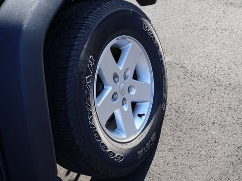 Used 2018 Jeep Wrangler Unlimited Sport S image 28