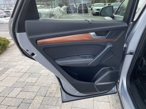 Used 2023 Audi Q5 2.0T Premium Plus w/ Premium Plus Package AWD/4WD image 32