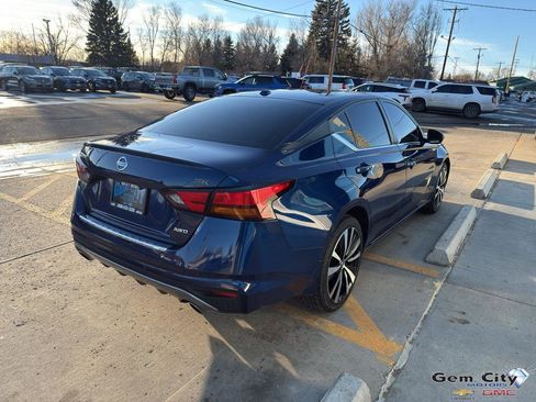 Used 2022 Nissan Altima 2.5 SR image 5