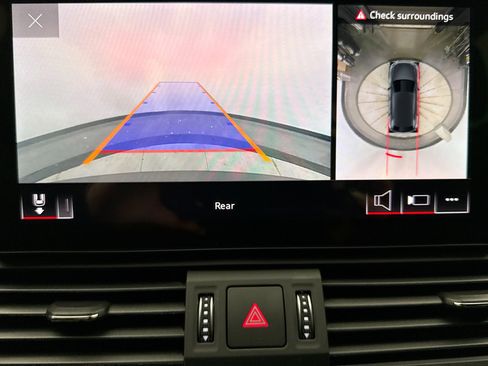 Used 2025 Audi SQ5 Premium Plus w/ Premium Plus Package image 11