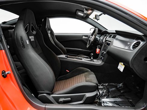 Used 2012 Ford Mustang Boss 302 w/ Boss 302 Accessory Pkg RWD image 46