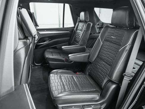 Used 2025 Cadillac Escalade V w/ LPO, Floor Liner Package AWD/4WD image 15