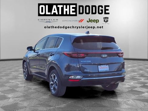 Used 2022 Kia Sportage LX image 3
