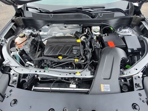 Used 2024 Chevrolet Trax LS w/ LS Convenience Package image 17