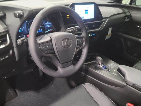 Certified 2026 Lexus UX 300h FWD w/ Accessory Package (2T) image 29