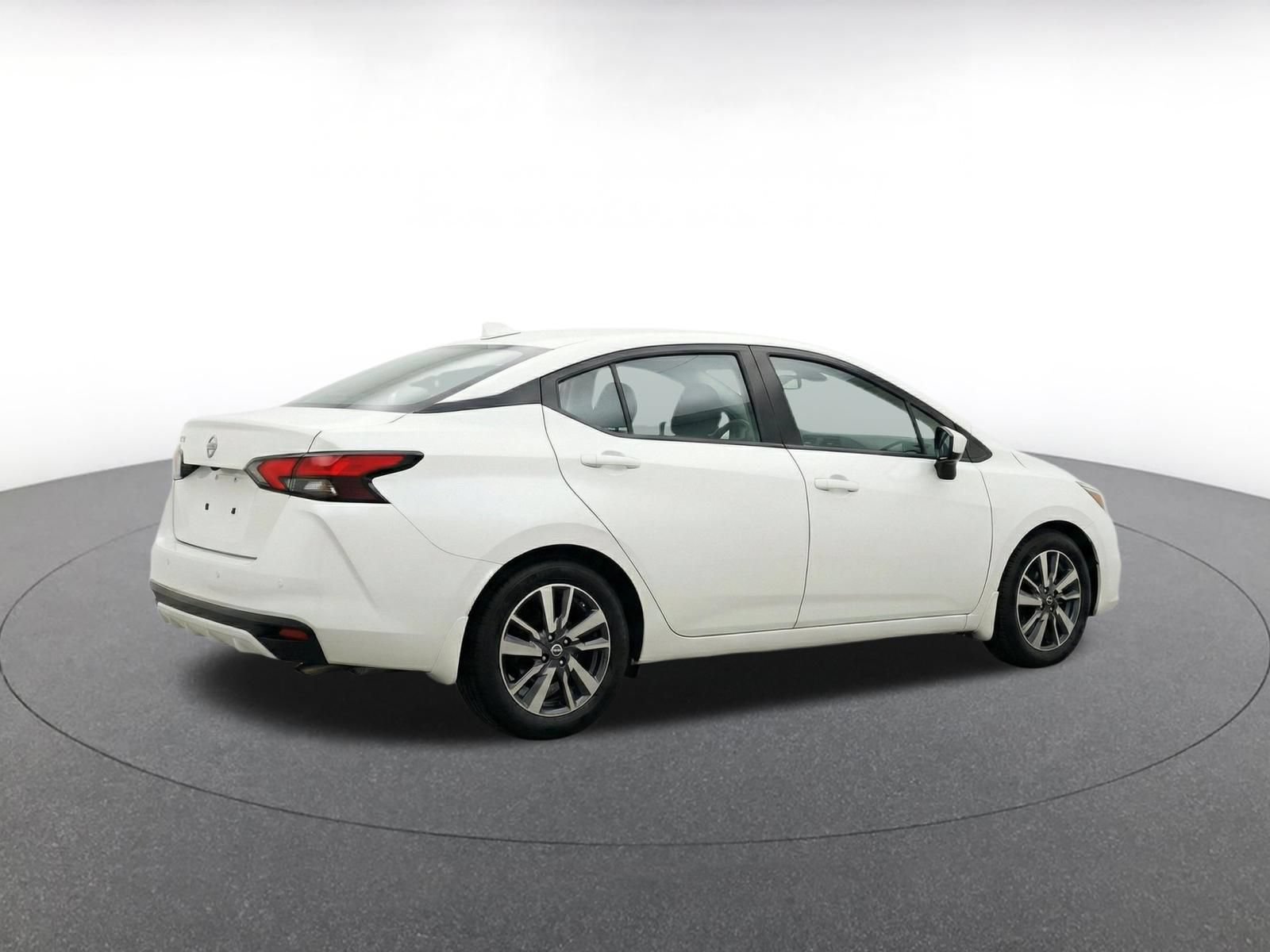 Used 2025 Nissan Versa SV FWD image 10