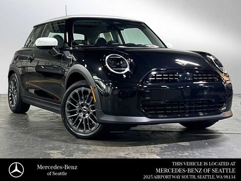 Used 2026 MINI Cooper 2-Door Hardtop FWD image 1