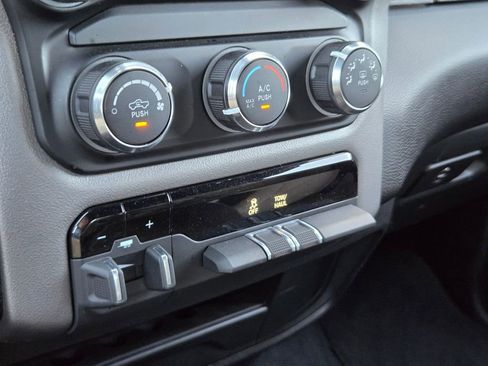 Used 2024 RAM 2500 Big Horn w/ Bed Utility Group image 17