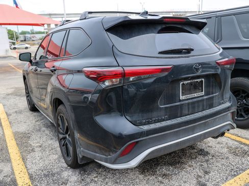 Used 2025 Toyota Highlander XSE AWD/4WD image 10