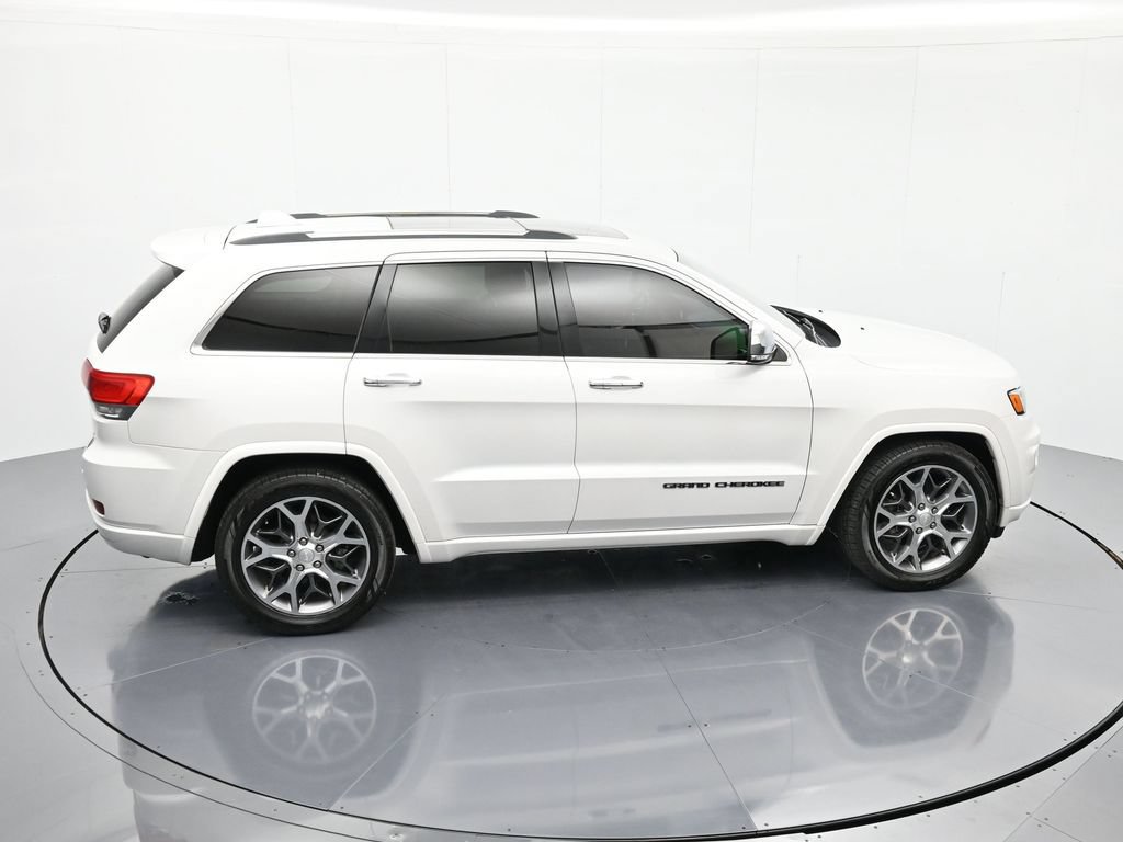 Used 2020 Jeep Grand Cherokee Overland w/ Interior Metal Package AWD/4WD image 31