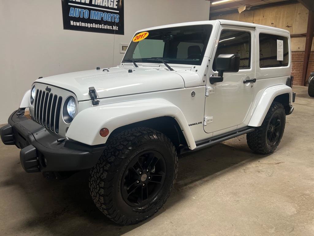 Used 2017 Jeep Wrangler Sahara AWD/4WD image 8