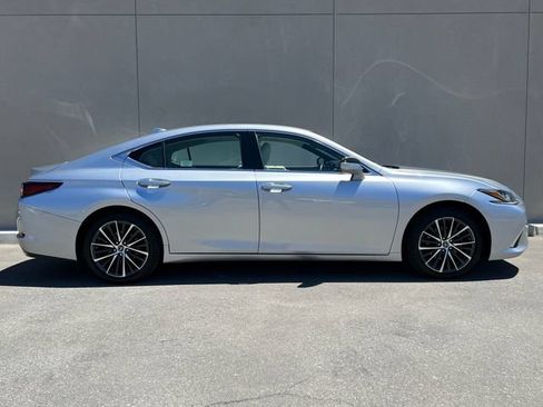 Used 2025 Lexus ES 350 w/ Premium Package FWD image 5