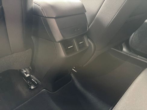 Used 2025 Chevrolet Equinox LT image 25